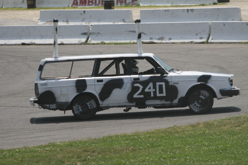 Illustration for article titled The 24 Hours Of LeMons New England 2009 Über Gallery, Part 2